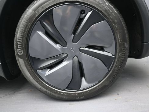 Used 2026 Tesla Model Y 2WD image 9