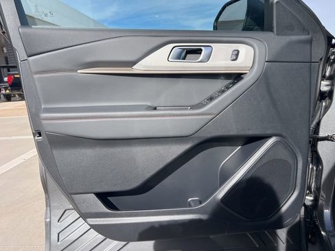New 2026 Ford Explorer Active w/ Active Comfort Package AWD/4WD image 18