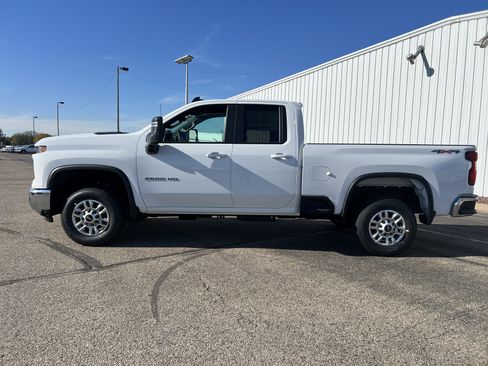 New 2026 Chevrolet Silverado 2500 LT image 2