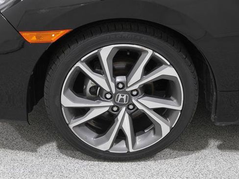 Used 2019 Honda Civic Touring image 22