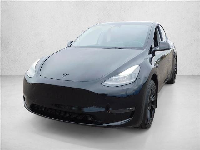 Used 2023 Tesla Model Y Long Range AWD/4WD image 2