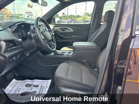 Used 2023 Chevrolet Traverse LT FWD image 11