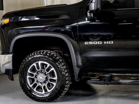 Used 2022 Chevrolet Silverado 2500 LT w/ Convenience Package image 12