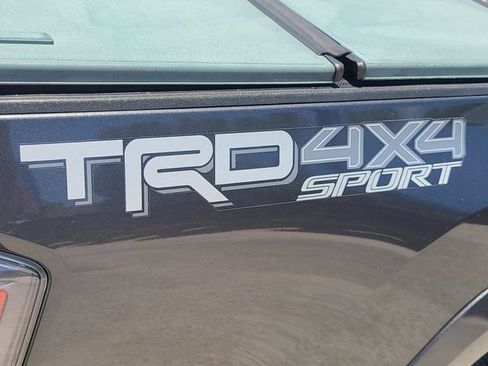 Used 2020 Toyota Tacoma TRD Sport AWD/4WD image 28