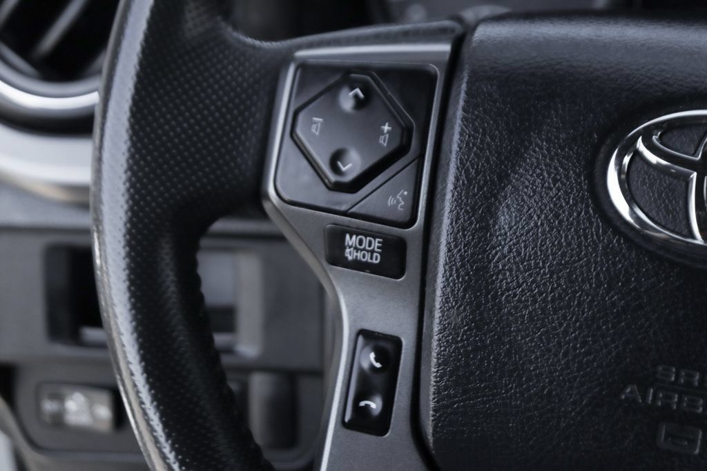 Used 2018 Toyota Tacoma TRD Off-Road AWD/4WD image 22