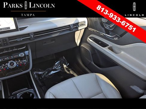 Used 2020 Lincoln Corsair AWD w/ Equipment Group 101A image 8