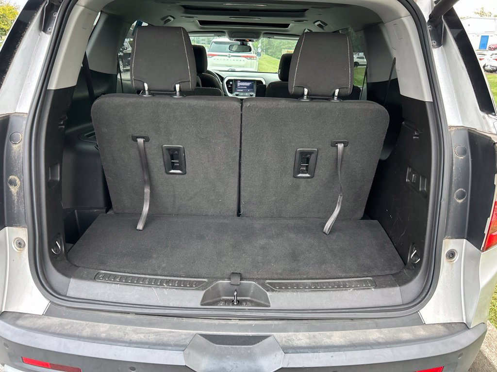 Used 2020 GMC Acadia SLE w/ Driver Convenience Package FWD image 12