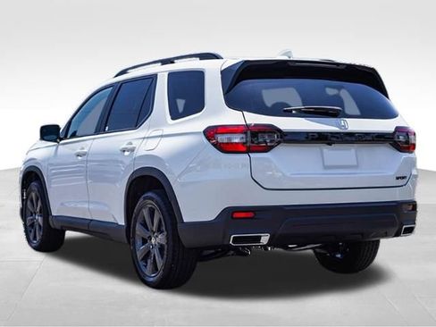 New 2025 Honda Pilot Sport image 2