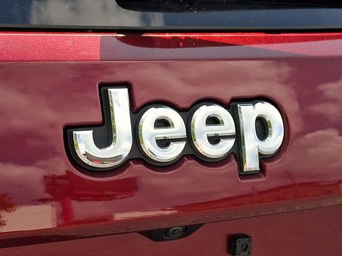 Used 2021 Jeep Grand Cherokee Limited RWD image 37