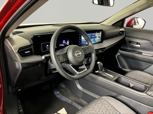 Certified 2025 Nissan Kicks SV w/ SV Premium Package AWD/4WD image 17