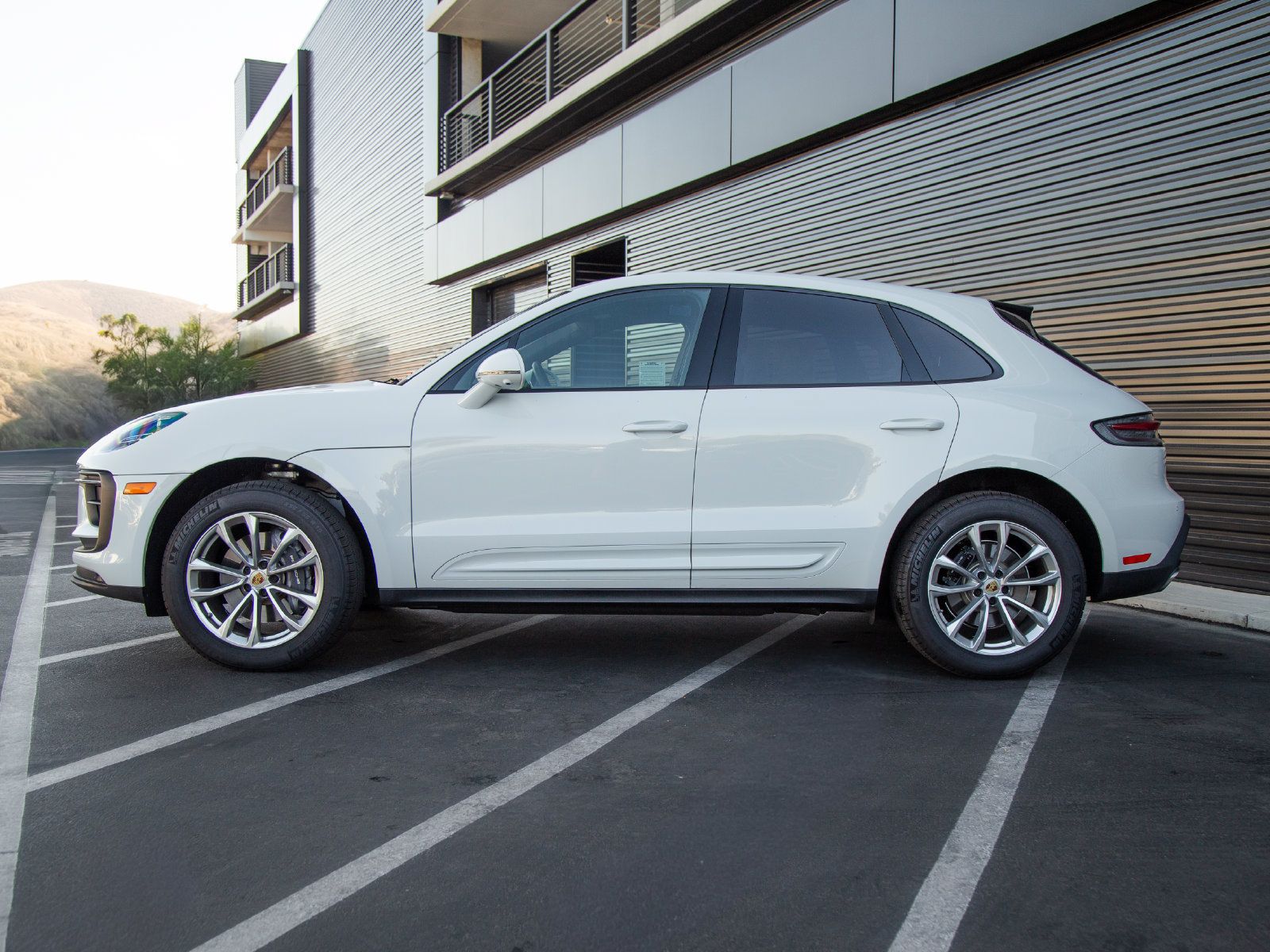 Certified 2026 Porsche Macan AWD/4WD image 2