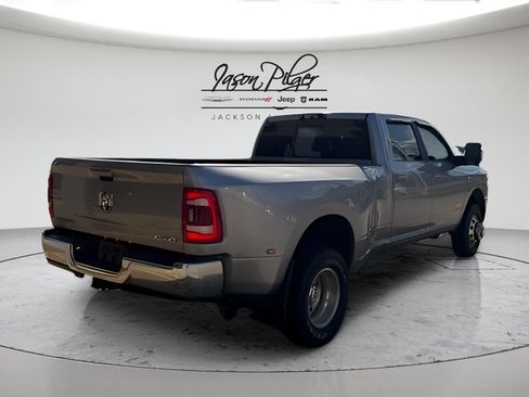 Used 2024 RAM 3500 Laramie AWD/4WD image 3