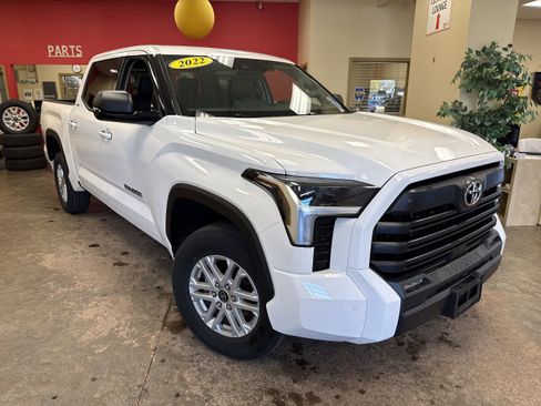 Used 2022 Toyota Tundra SR5 w/ SR5 Premium Package image 1