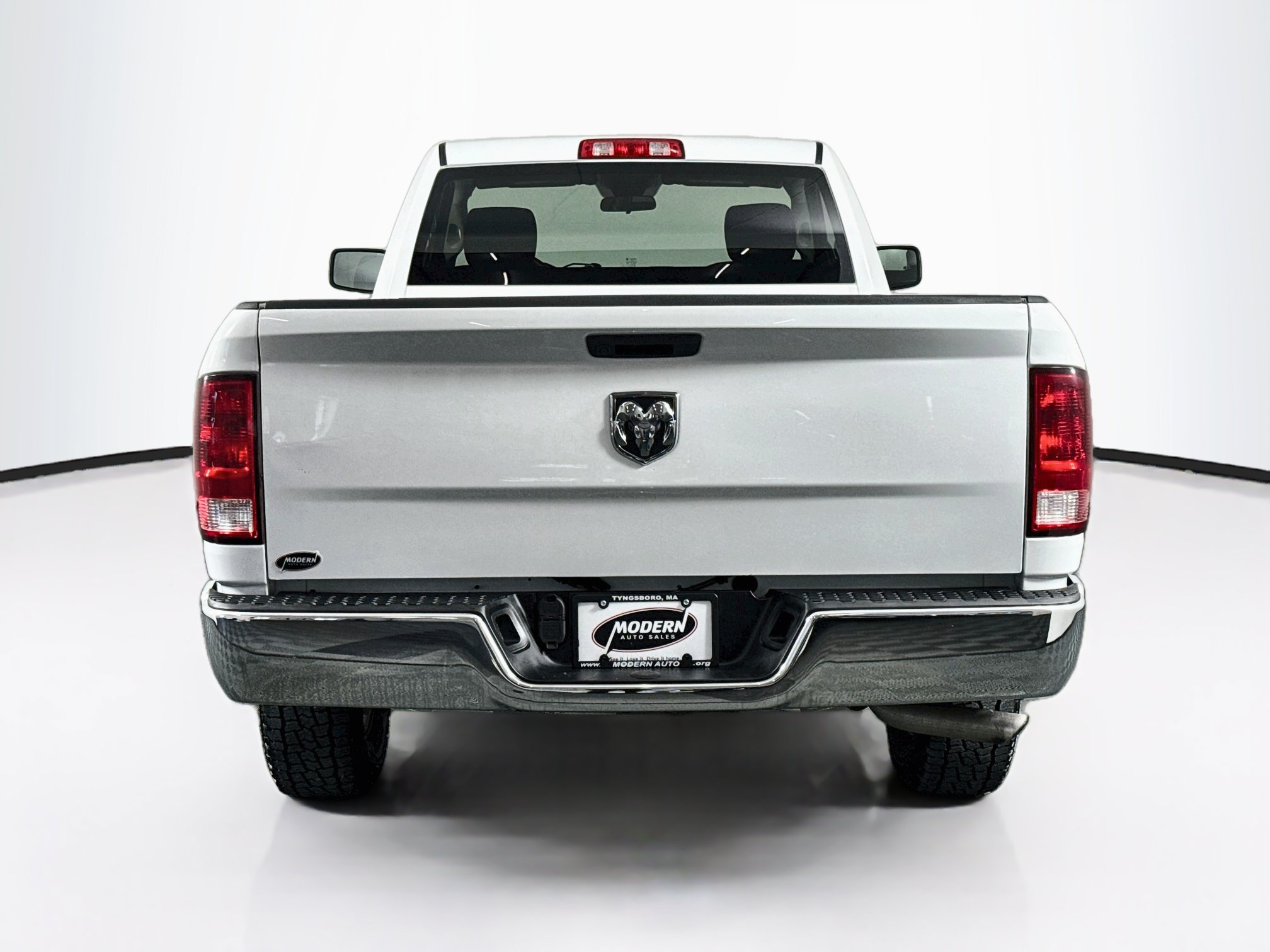 Used 2022 RAM 1500 Classic SLT AWD/4WD image 14