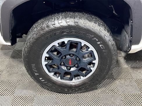 Used 2024 Toyota Tacoma TRD Off-Road image 27