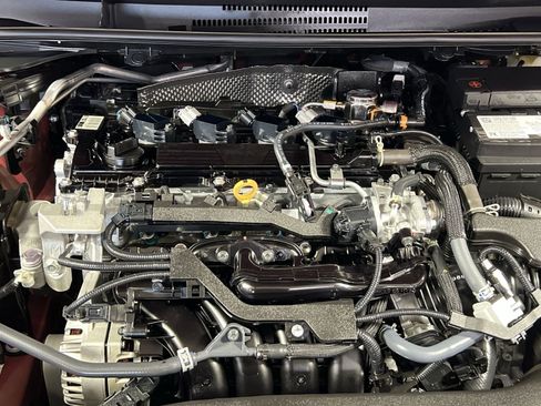 Used 2025 Toyota Corolla LE image 29