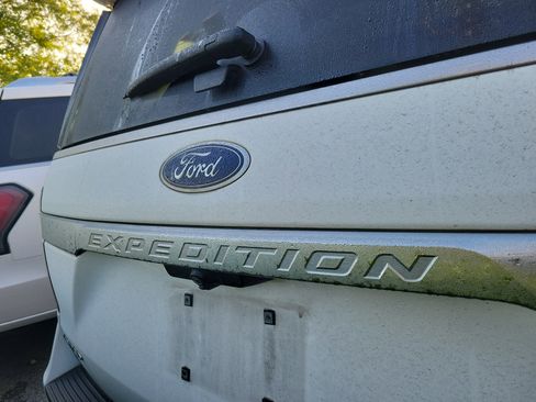 Used 2020 Ford Expedition Limited w/ Equipment Group 301A image 16