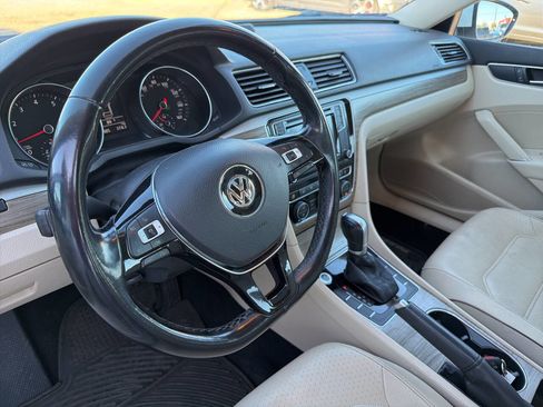 Used 2018 Volkswagen Passat 2.0T SE image 18