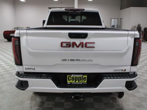 Used 2024 GMC Sierra 2500 AT4 w/ AT4 Premium Plus Package image 10