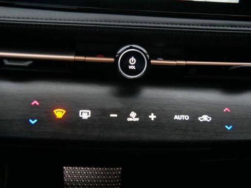 Certified 2023 Nissan Ariya AWD image 17