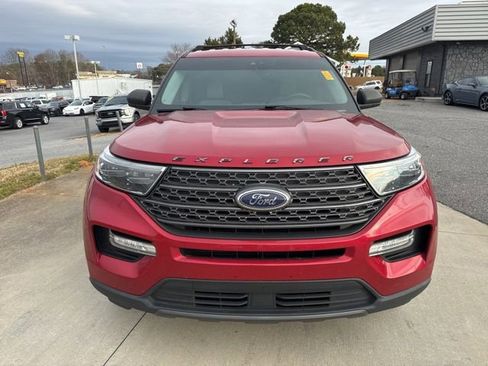Used 2021 Ford Explorer XLT w/ Equipment Group 202A image 3
