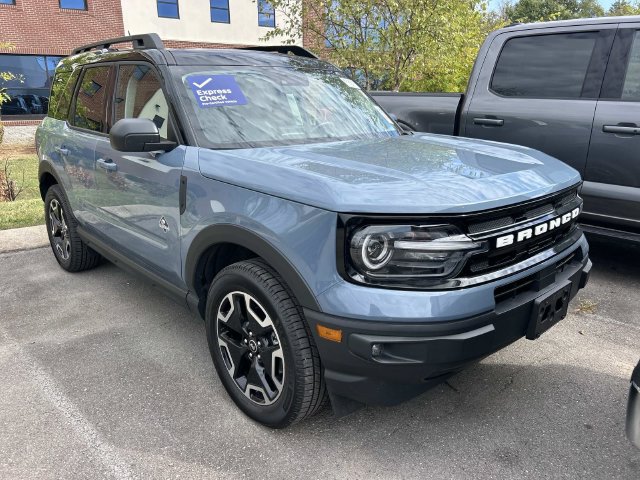 Used 2024 Ford Bronco Sport Outer Banks w/ Tech Package AWD/4WD image 2
