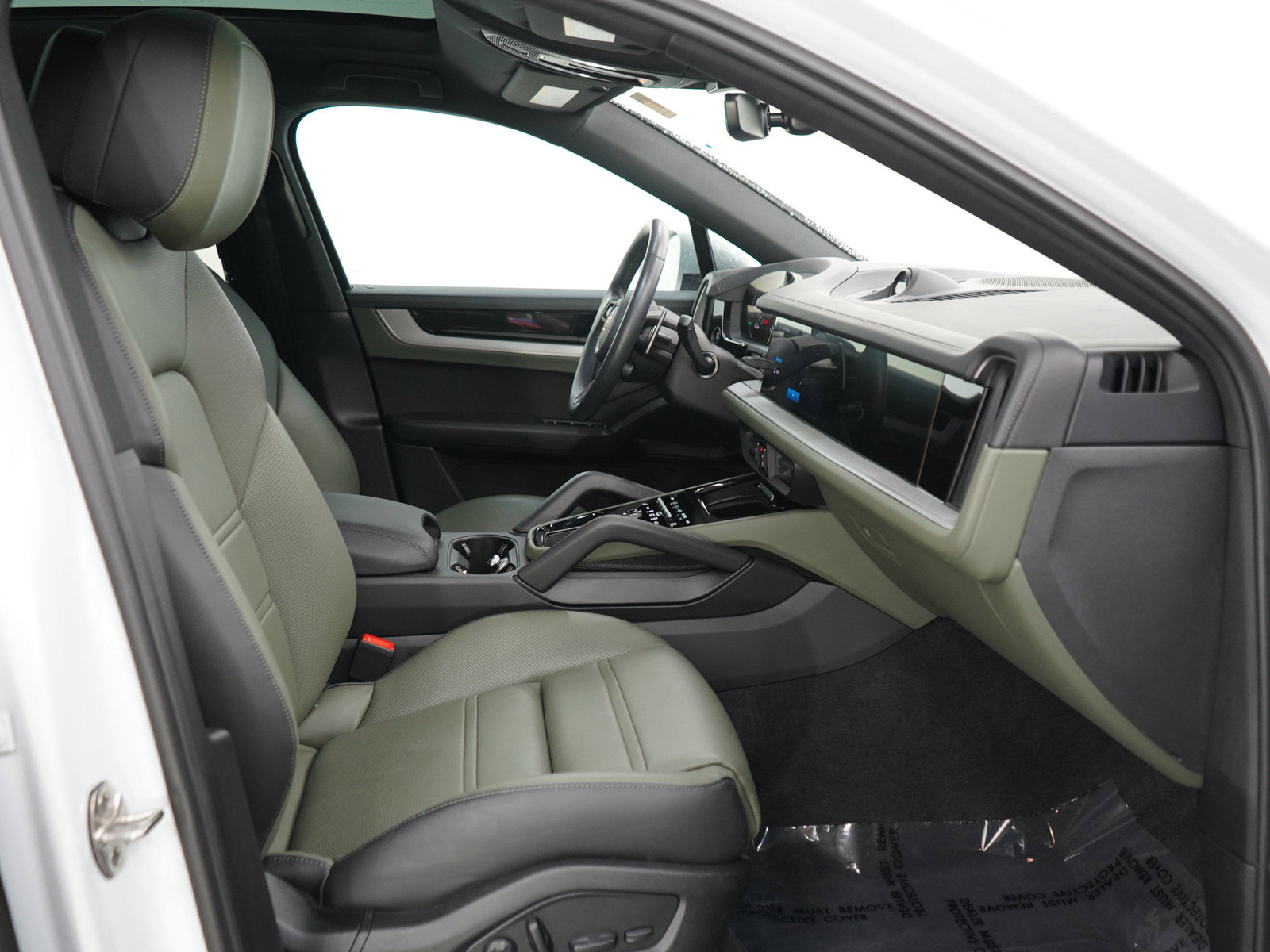 Used 2024 Porsche Cayenne Coupe AWD/4WD image 12