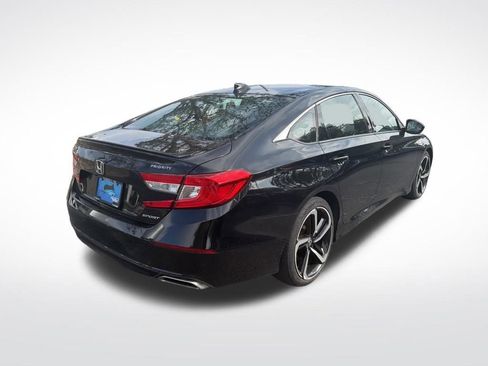 Used 2018 Honda Accord Sport image 5