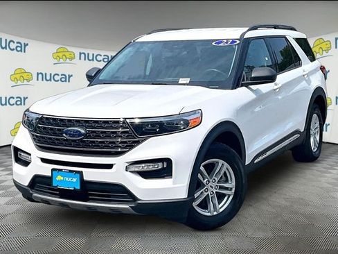 Used 2023 Ford Explorer XLT w/ Equipment Group 202A AWD/4WD image 12