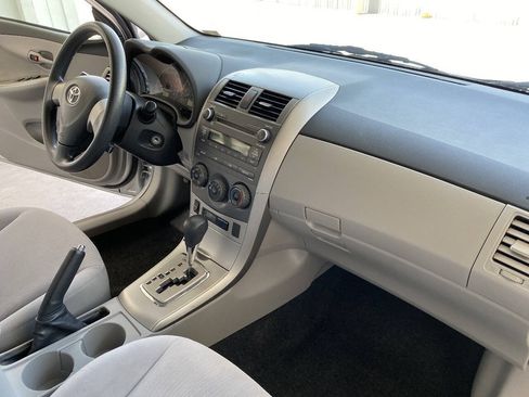 Used 2011 Toyota Corolla LE FWD image 33
