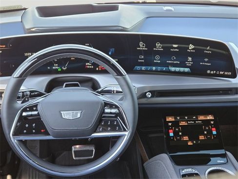 New 2026 Cadillac Vistiq Premium Luxury w/ LPO, Floor Liner Package image 12