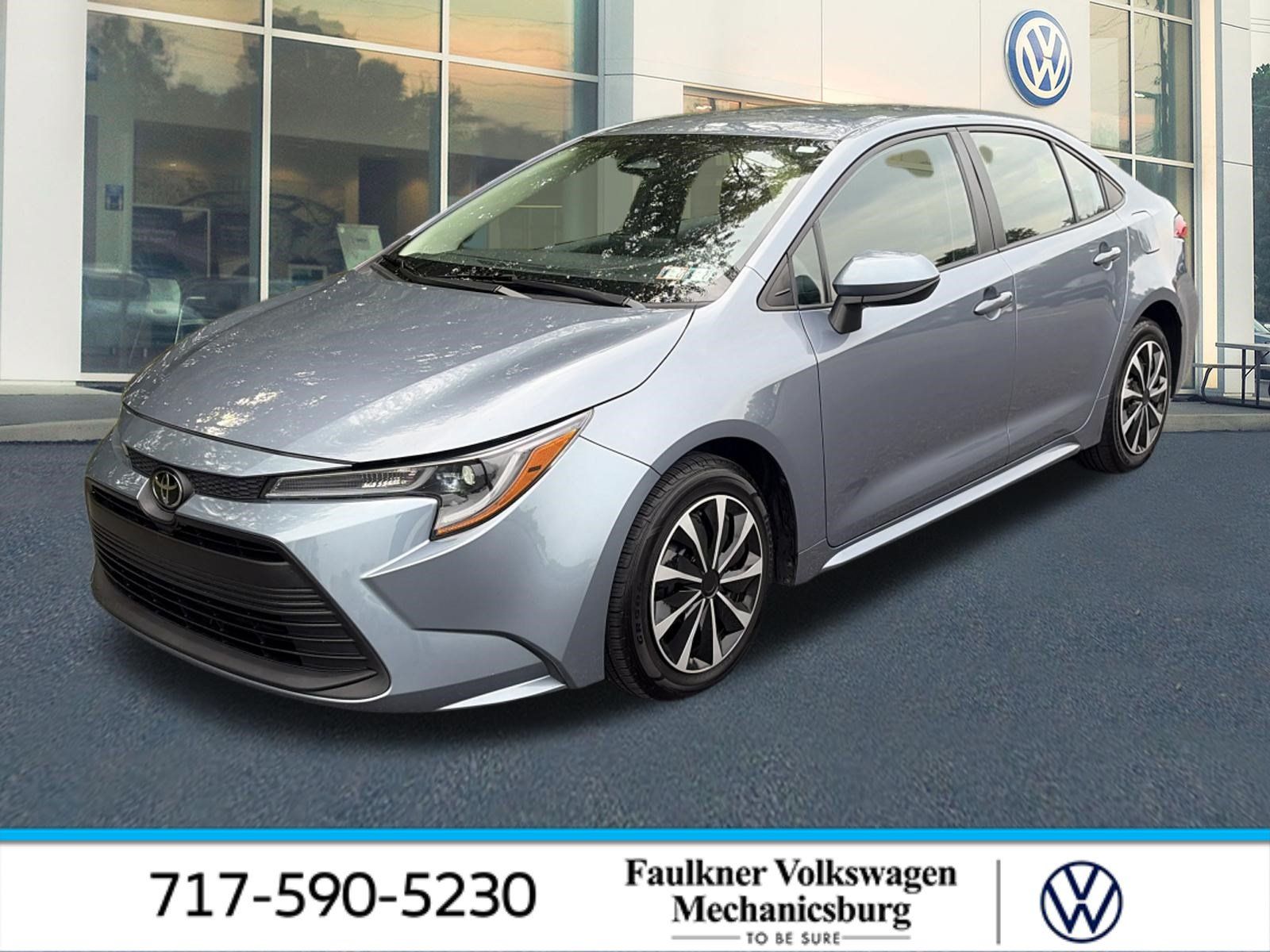 Used 2024 Toyota Corolla LE FWD image 1