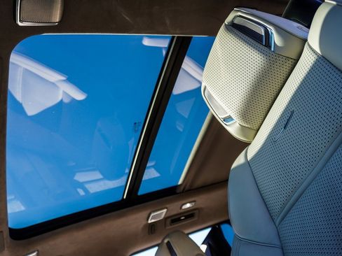 Used 2021 Cadillac Escalade Sport Platinum image 8