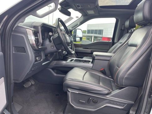 Used 2023 Ford F250 Lariat w/ Sport Appearance Package AWD/4WD image 17