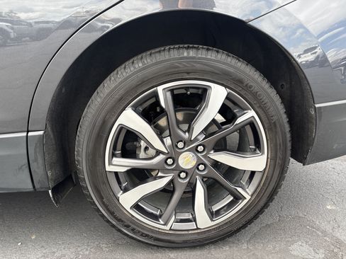 Used 2022 Chevrolet Equinox Premier FWD image 12