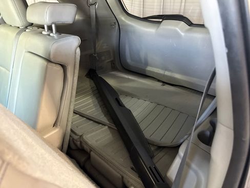 Used 2019 Toyota Highlander XLE FWD image 18