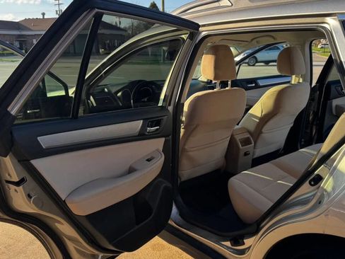 Used 2015 Subaru Outback 2.5i Premium image 19