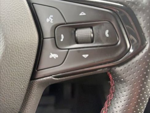 Used 2024 Chevrolet Trax RS FWD image 18