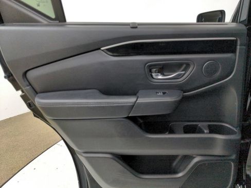 Used 2023 Honda Pilot Touring image 27