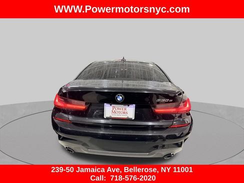 Used 2021 BMW 330e w/ M Sport Package RWD image 3