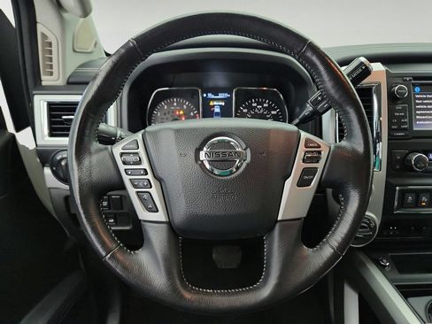 Used 2018 Nissan Titan PRO-4X AWD/4WD image 14