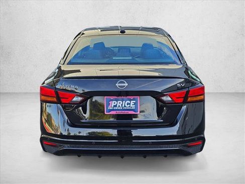 Used 2024 Nissan Altima 2.5 SV image 6