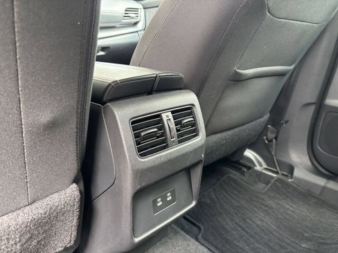 Used 2025 Nissan Rogue SV AWD/4WD image 24