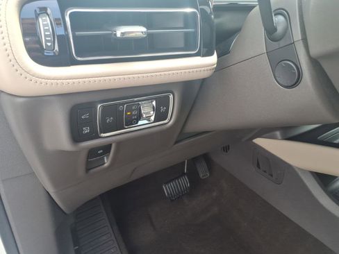 Used 2023 Lincoln Nautilus Reserve w/ Equipment Group 201A image 13