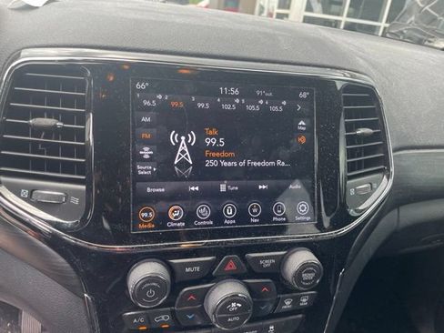Used 2020 Jeep Grand Cherokee Laredo w/ Laredo X Package RWD image 16