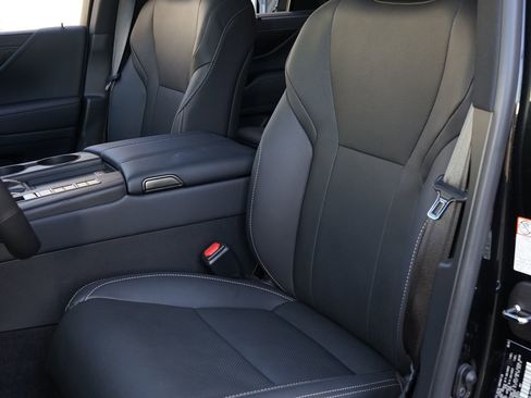 Used 2025 Lexus LX 600 4WD w/ Accessory Package (2T) image 10