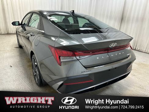 New 2026 Hyundai Elantra Limited FWD image 4