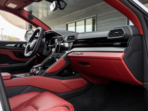 Used 2024 Lamborghini Urus S image 46