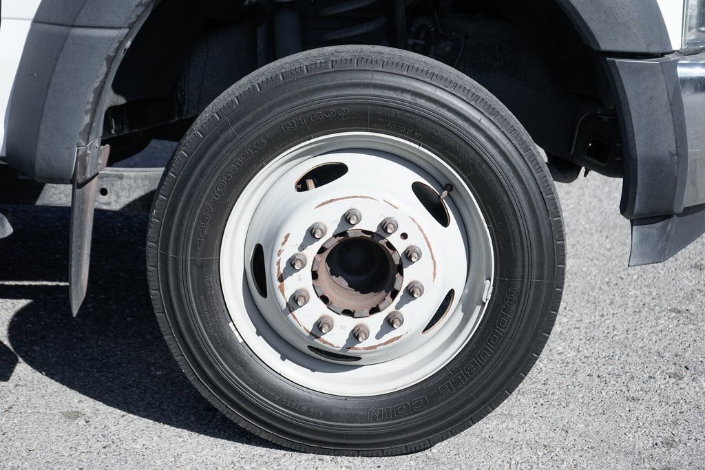 Used 2017 Ford F550 2WD Regular Cab Super Duty image 41