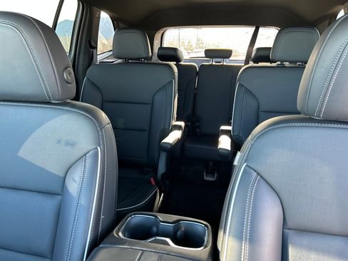 Used 2025 Buick Enclave Preferred image 6